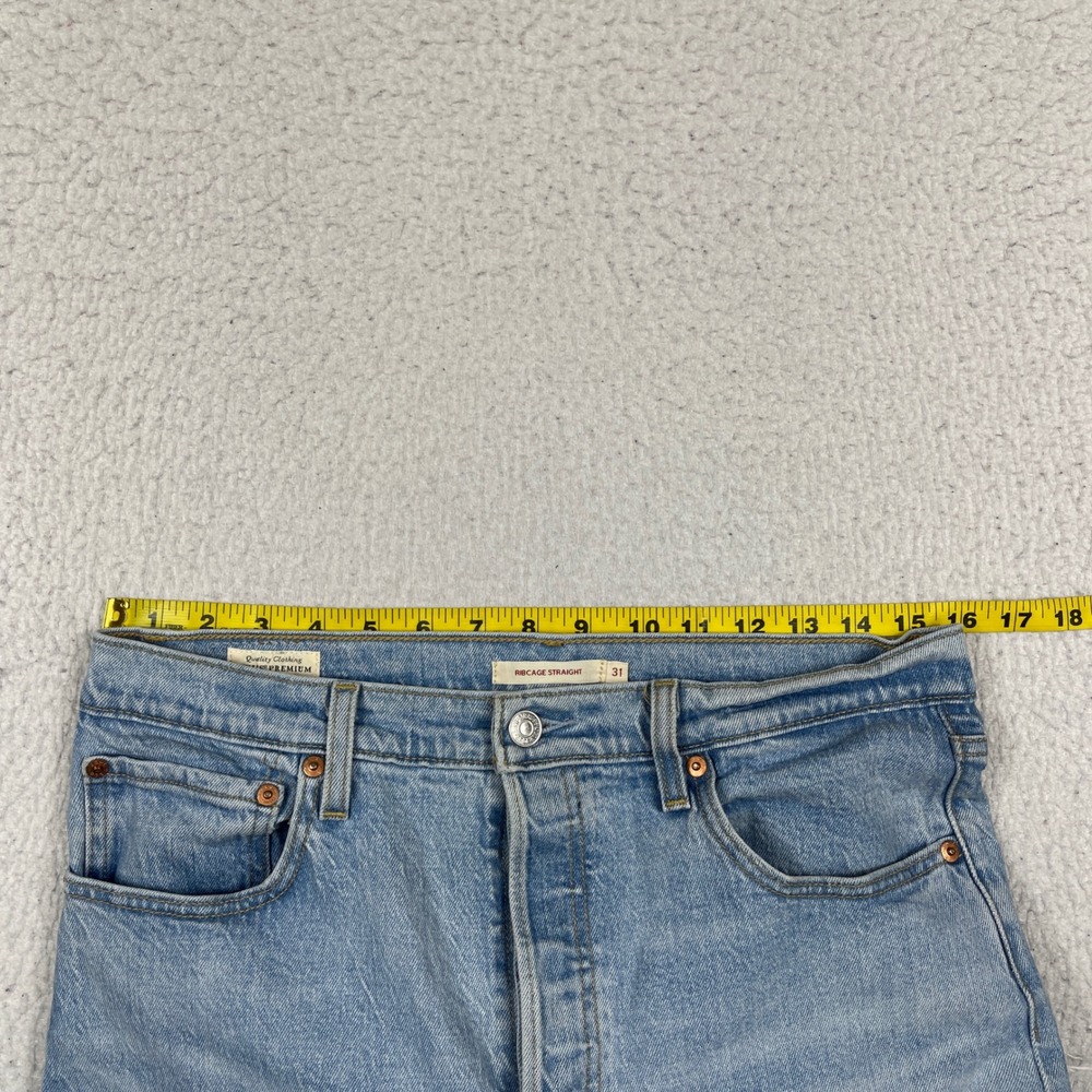 Levis Jeans Womens 31 Light Wash Ribcage Straight Distressed Raw Hem Streetwear - Picture 3 of 12